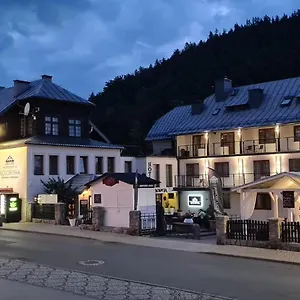 https://hotel-kolorowa.karpacz-hotel.com